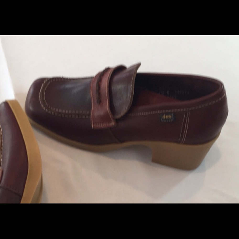 Dexter Loafer leather Rust rubber sole. 2” heel 10 Narrow